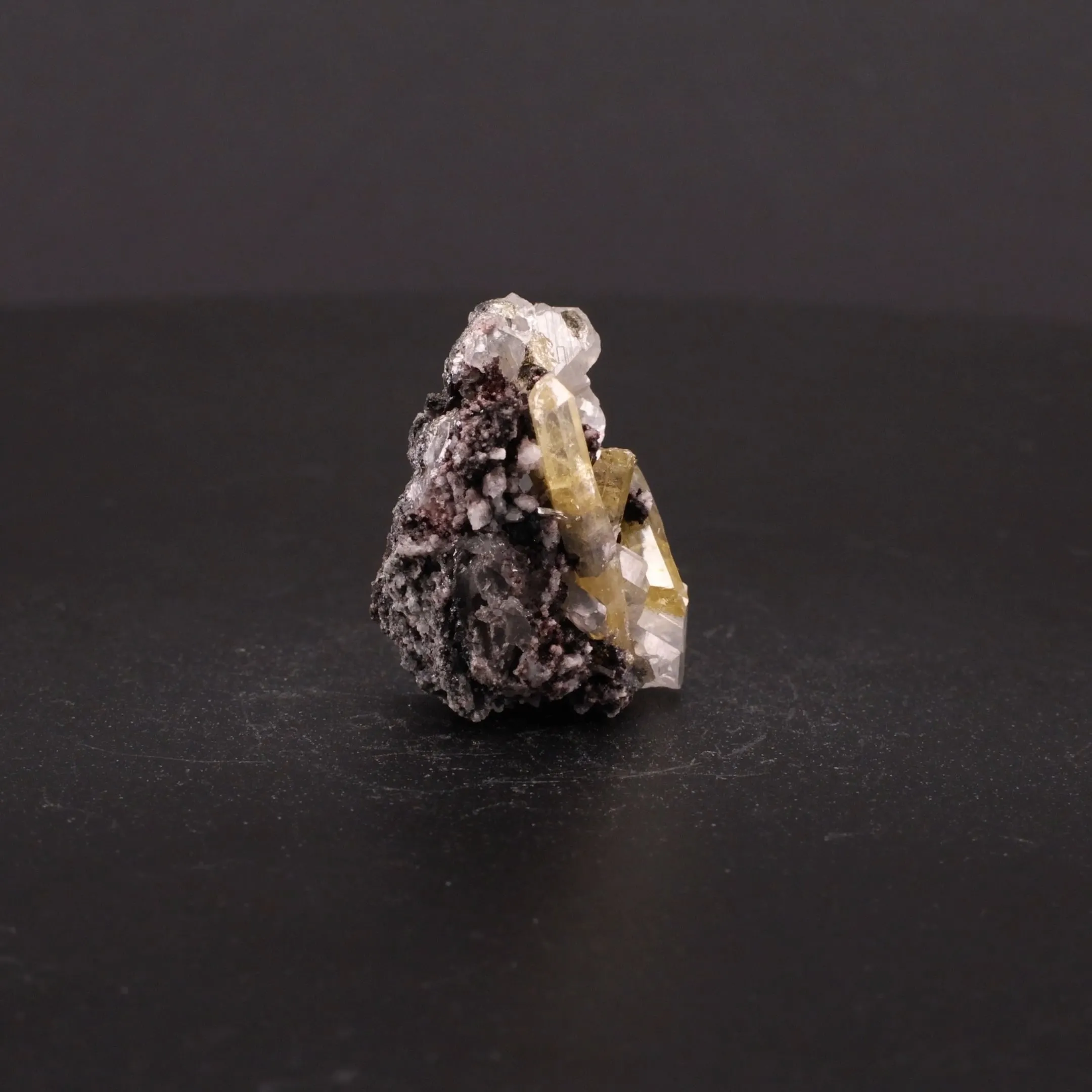 Mimetite, Cerussite - image 2