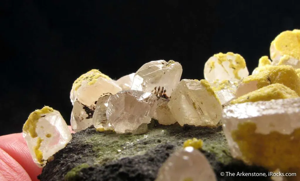 Mimetite, Cerussite, Mottramite, Calcite - image 5