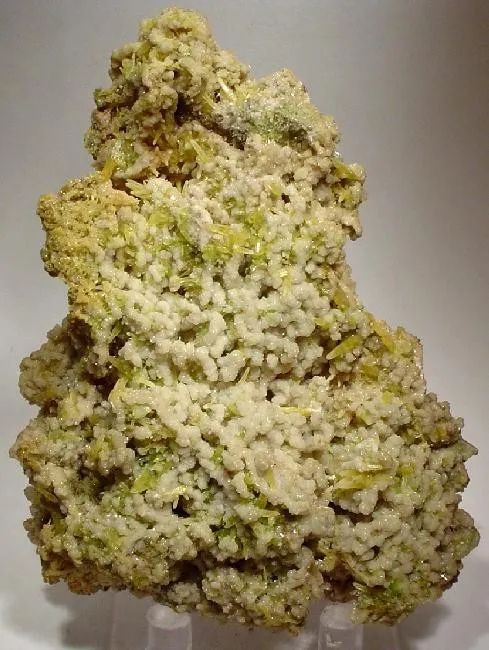 Mimetite, Dolomite image
