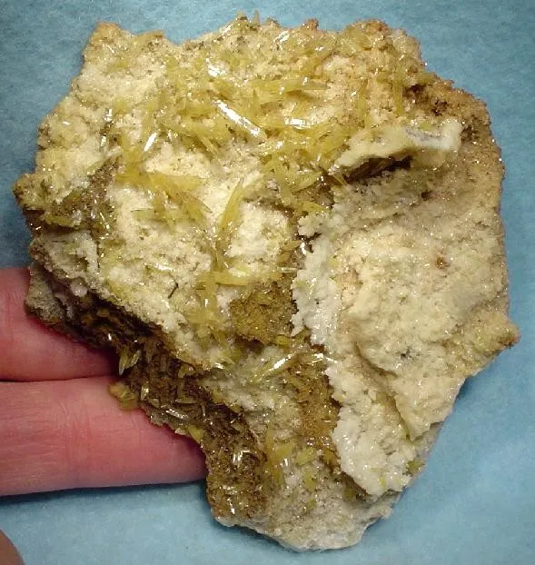 Mimetite, Dolomite image