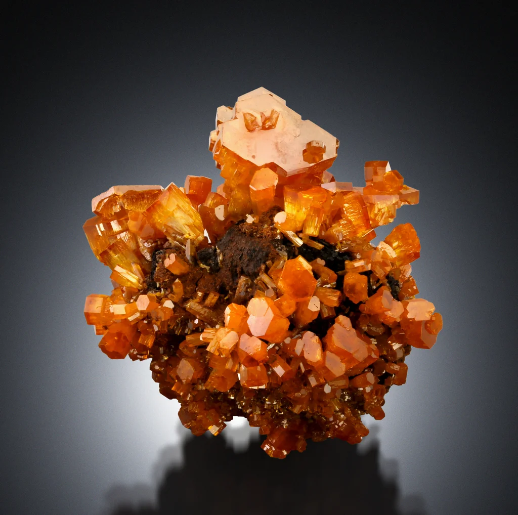 Mimetite from Pingtouling Mine, Qingyuan, Guangdong, China image