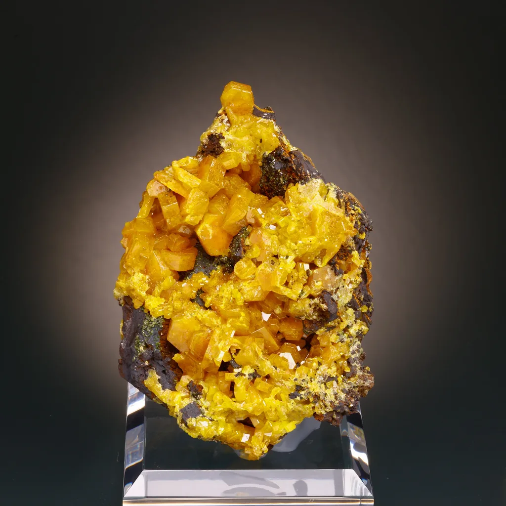 Mimetite from Yanga Koubenza quarries, Mfouati, Mfouati District, Bouenza Department, Republic of the Congo image