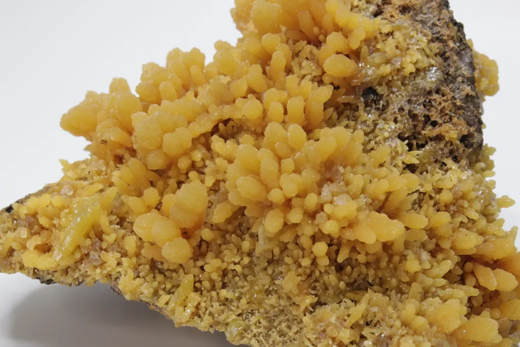 Mimetite on matrix image