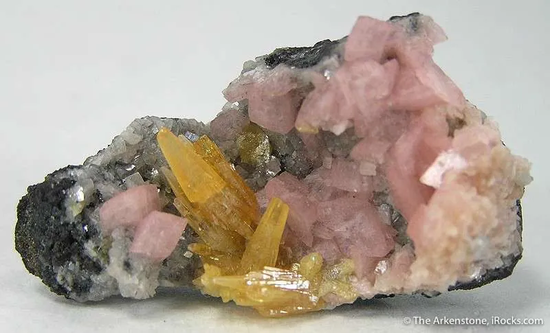 Mimetite on Smithsonite - image 1