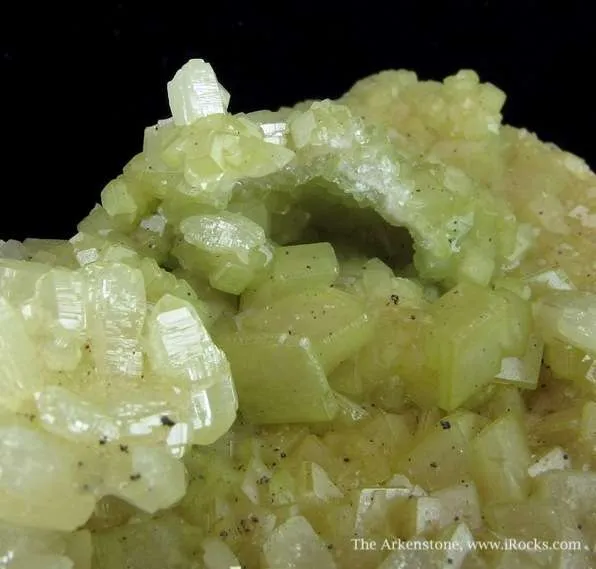 Mimetite on Smithsonite With Duftite - image 6