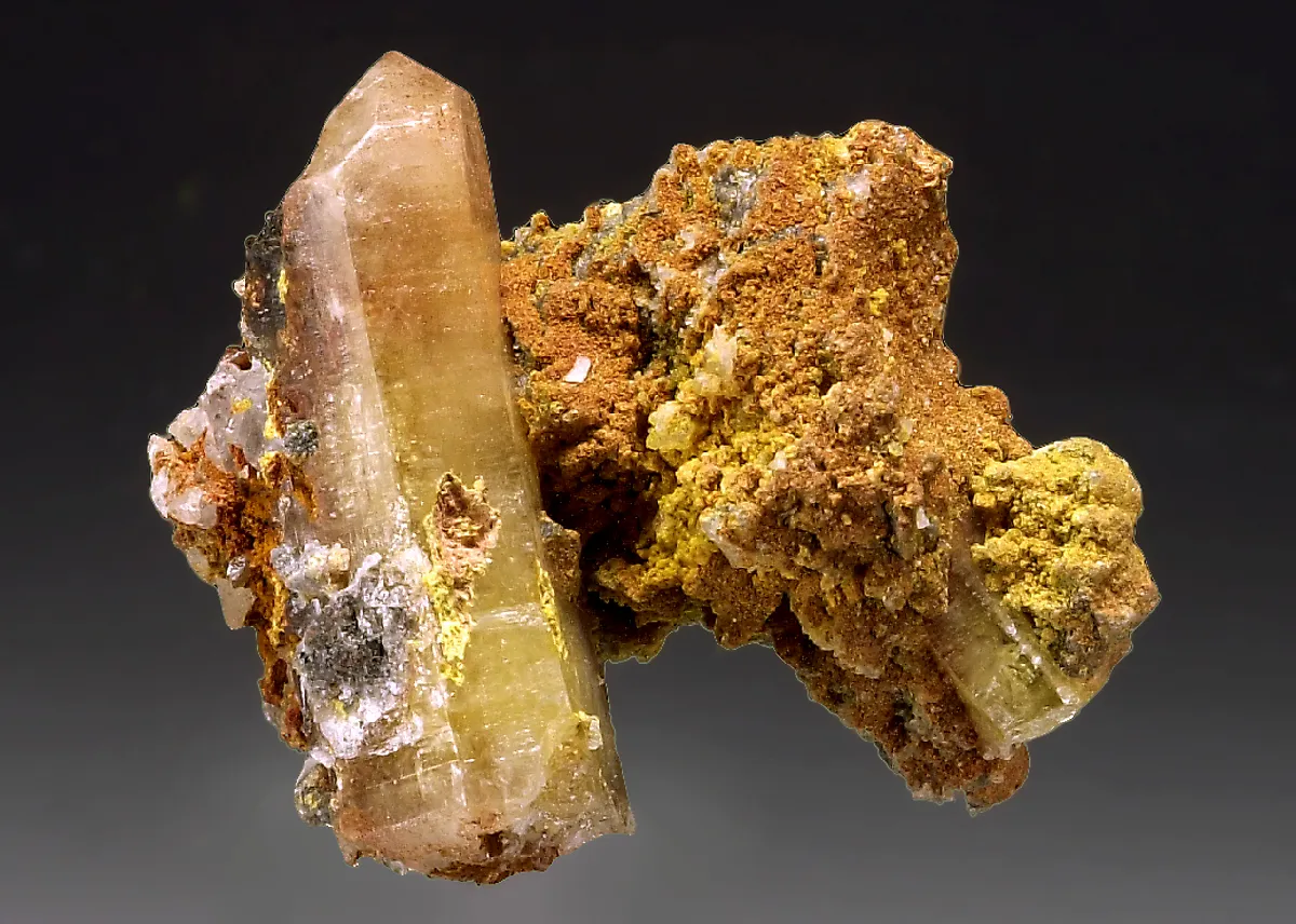 Mimetite on Tsumcorite - image 1