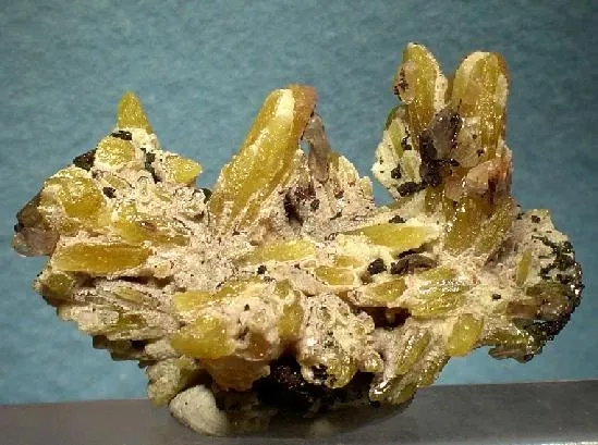 Mimetite, Quartz, Cerussite image