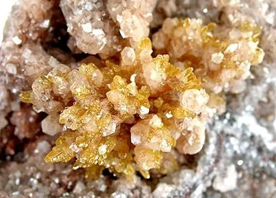 Mimetite, Smithsonite - image 2