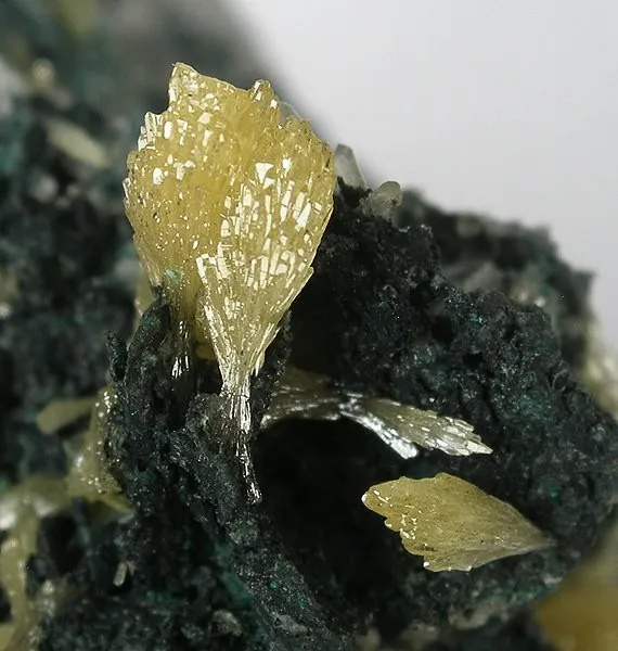 Mimetite, Tennantite - image 2