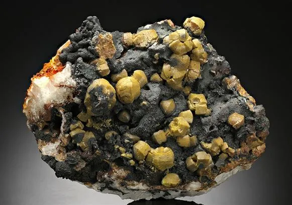 Mimetite var. "CAMPYLITE" image