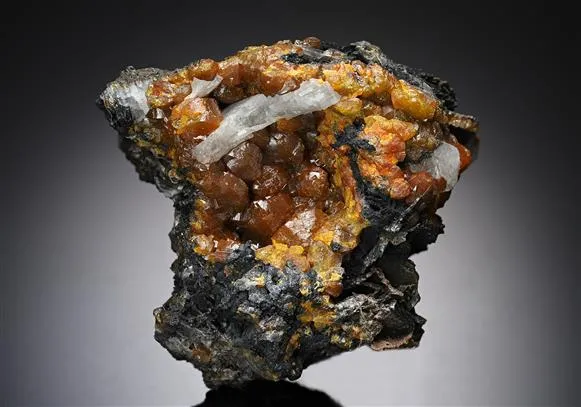 Mimetite Var. CAMPYLITE - image 1