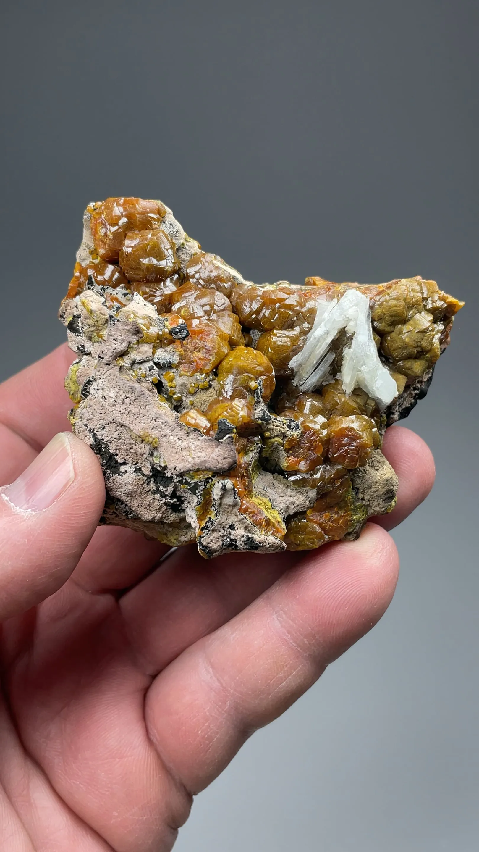 Mimetite with Barite - image 2