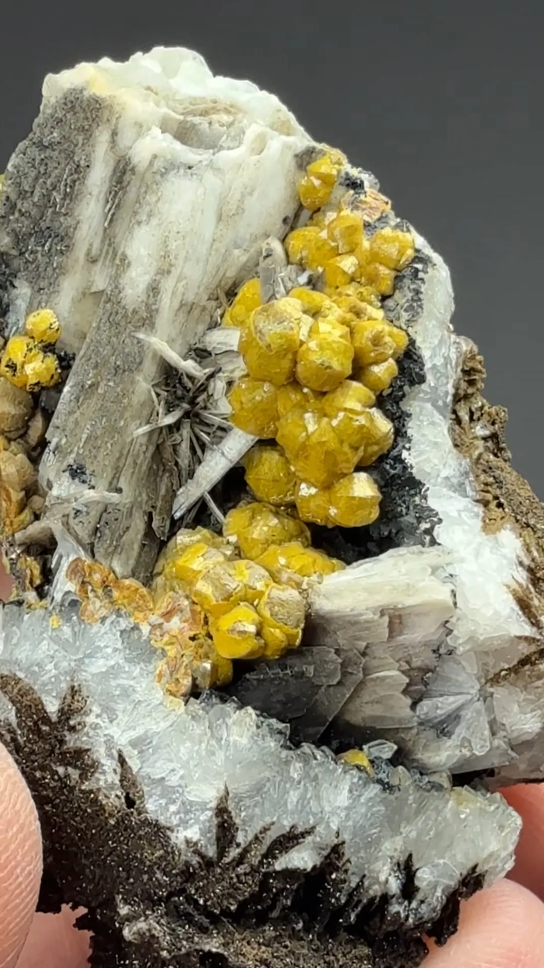 Mimetite with Barite - image 2