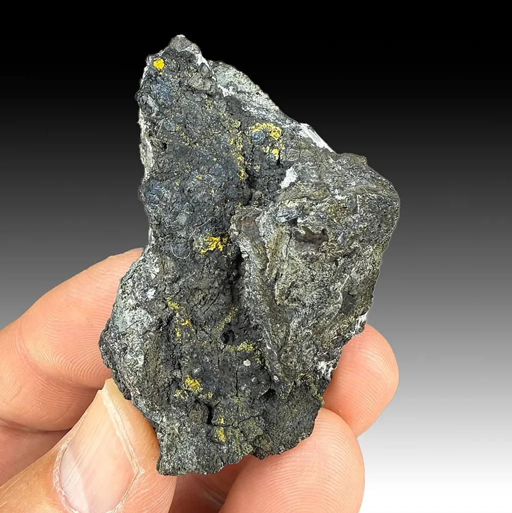 Mimetite with Hydrocerussite, Pyrolusite image
