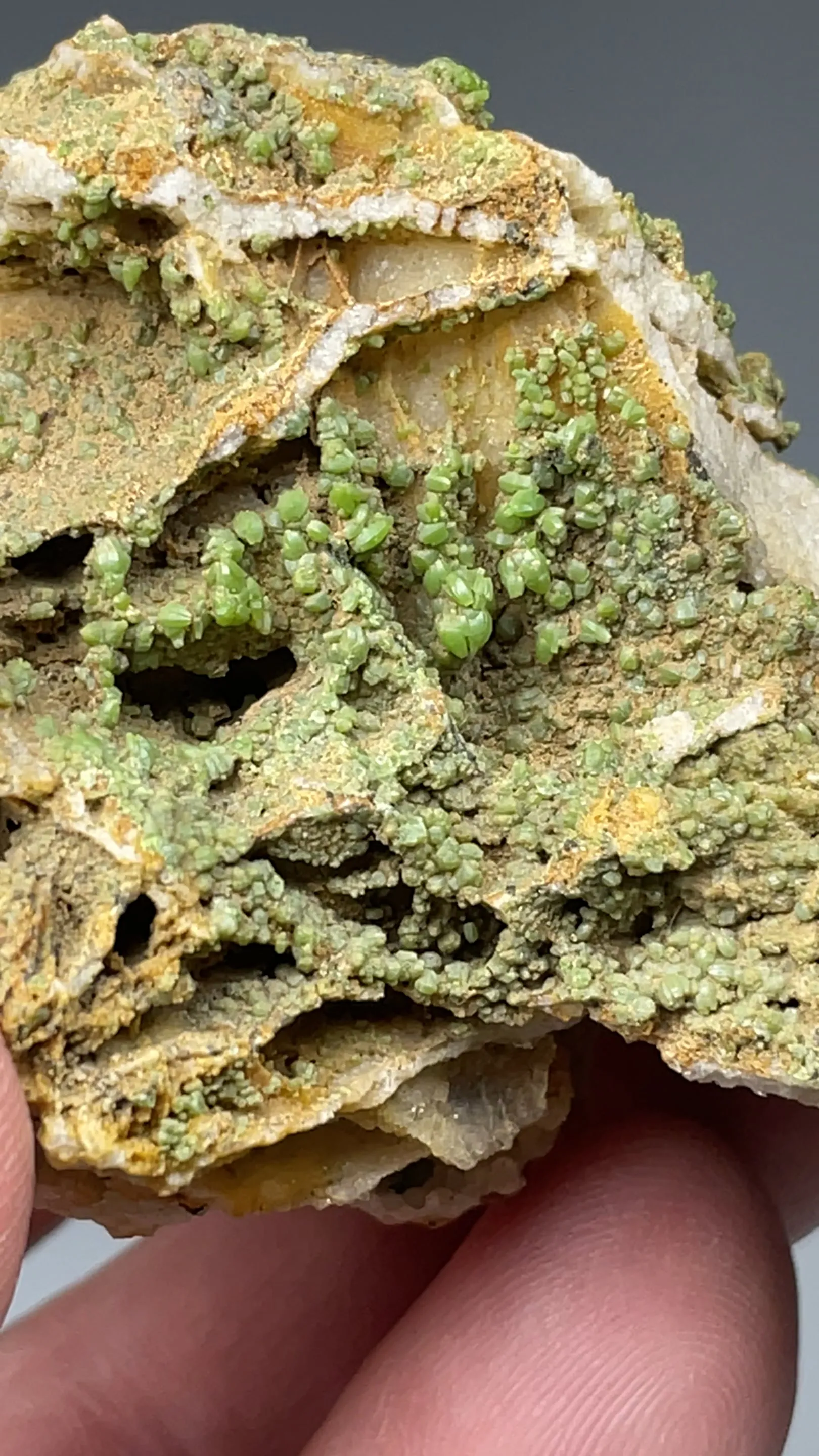 Mimetite with Quartz - image 3