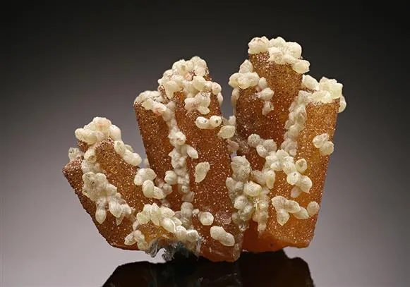 Mimetite with Smithsonite - image 1