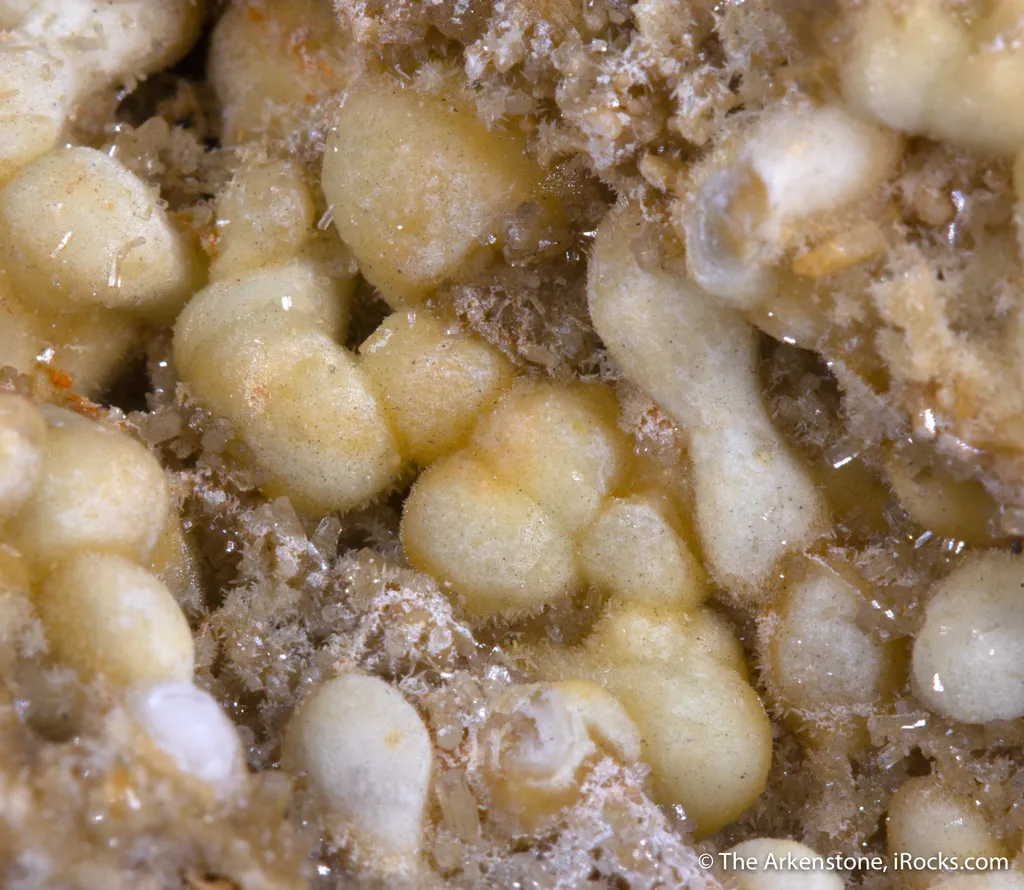 Mimetite with Smithsonite - image 5