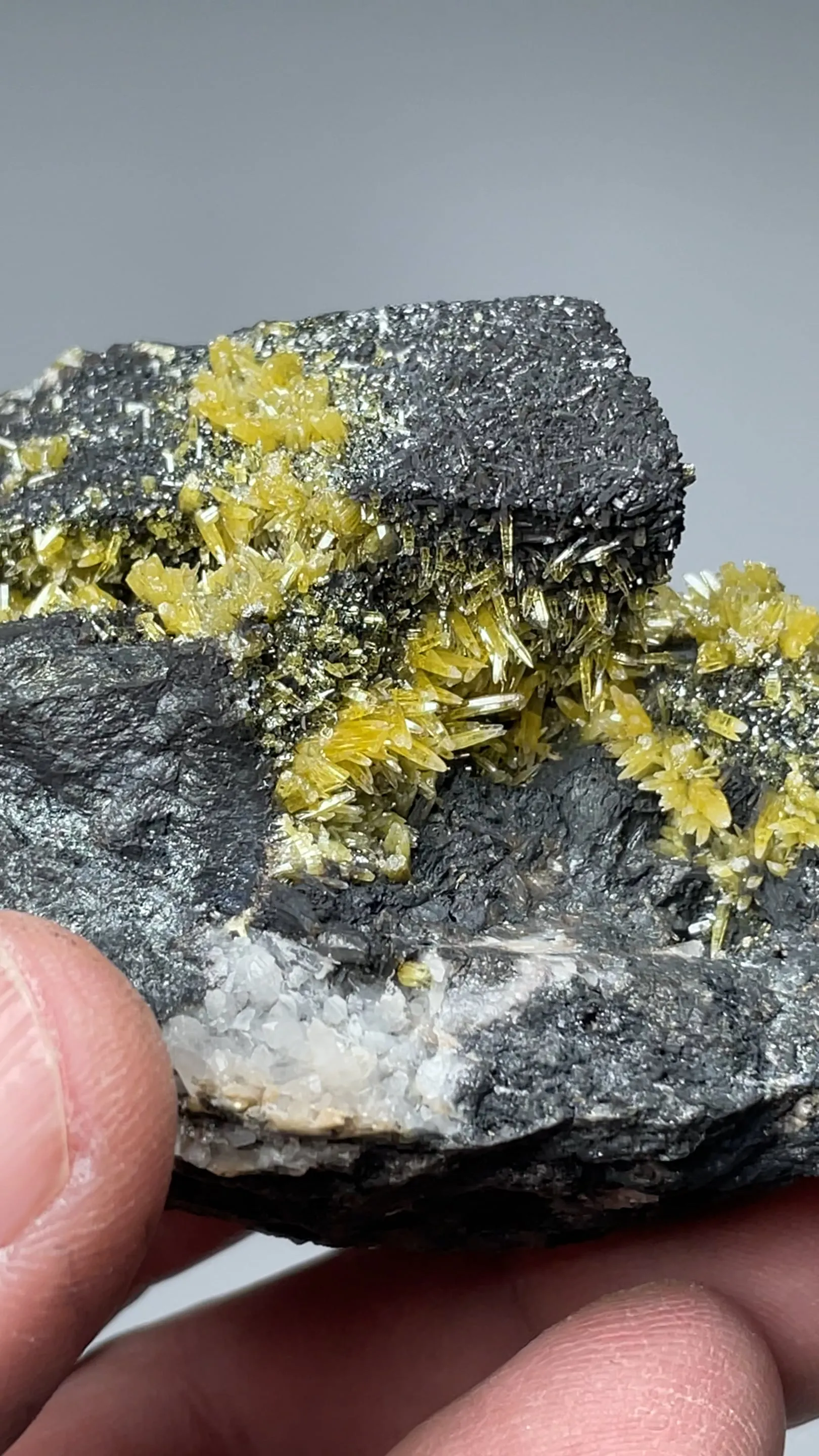 Mimetite with Tennantite - image 2