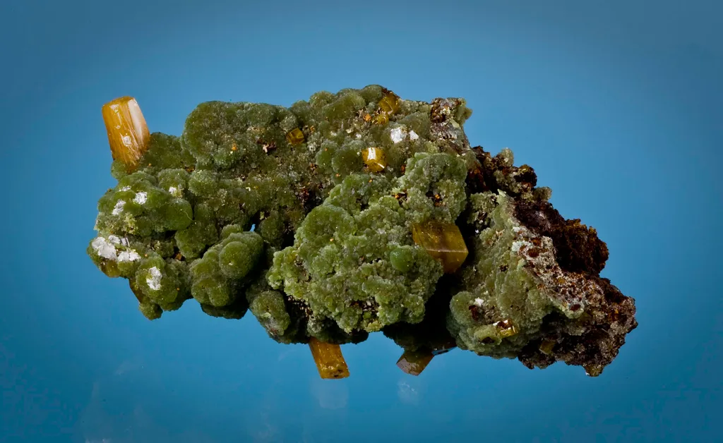 Mimetite With Wulfenite image