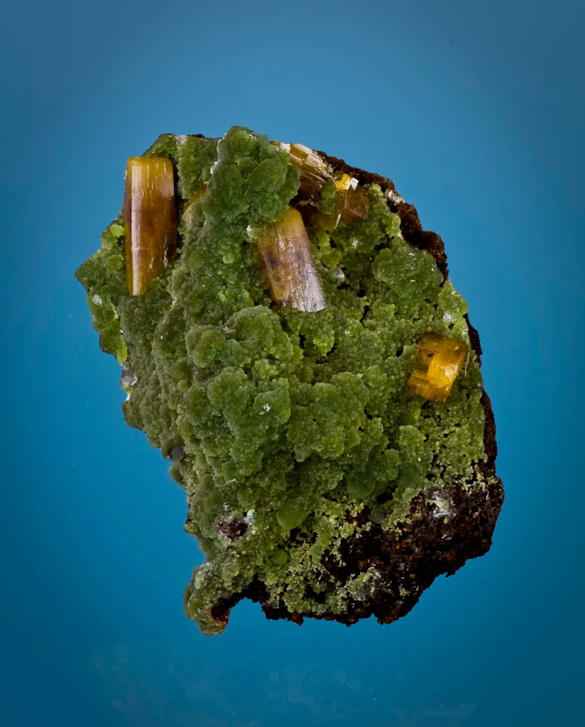 Mimetite With Wulfenite image