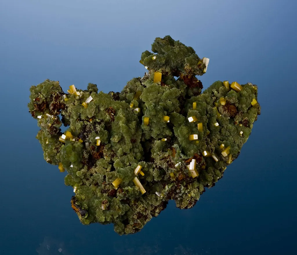 Mimetite With Wulfenite image