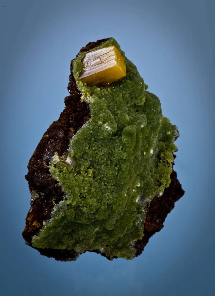 Mimetite With Wulfenite image