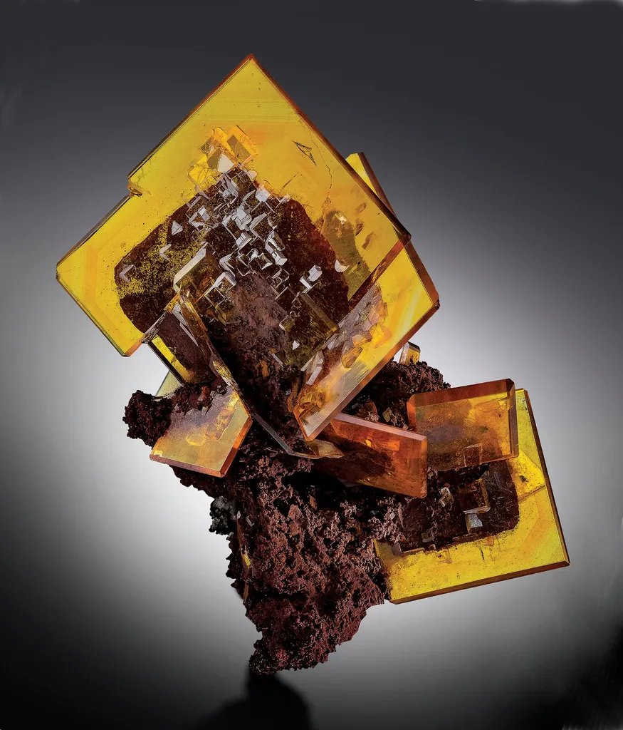 Mimetite, Wulfenite image