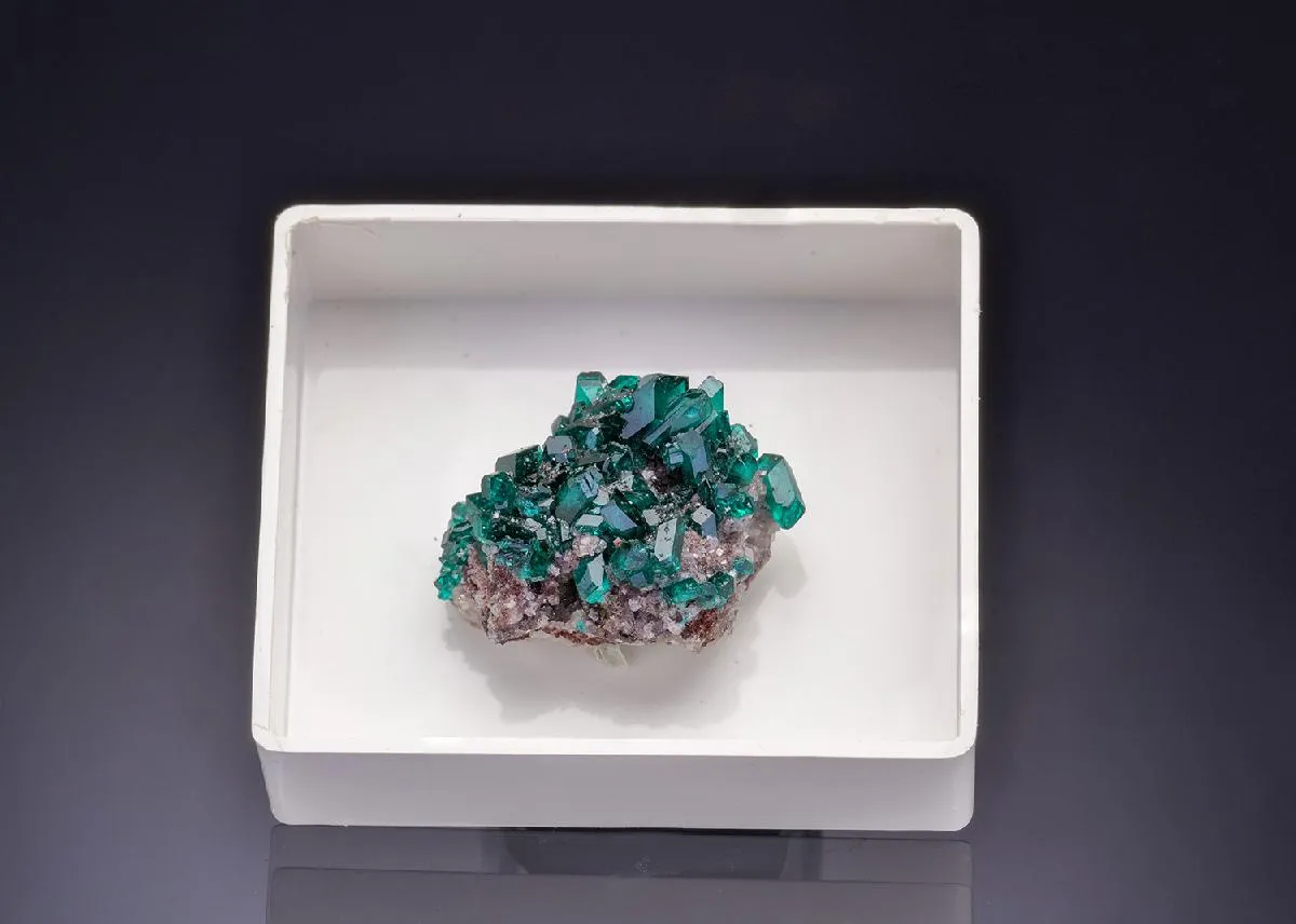 MINRECORDITE with Dioptase and Calcite - image 1