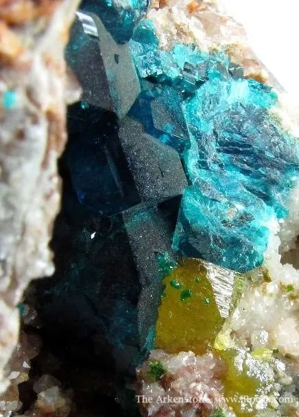 Molybdofornacite (Tl), Dioptase and Wulfenite - image 3