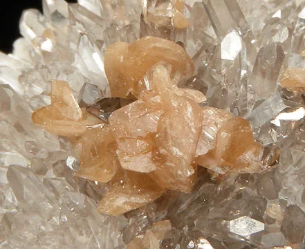 Monazite-(Ce), Quartz - image 3