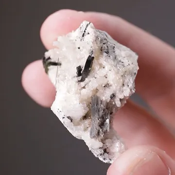 Monteregianite-(Y)