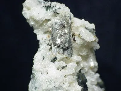 Monteregianite-(Y), Aegirine, Pectolite image