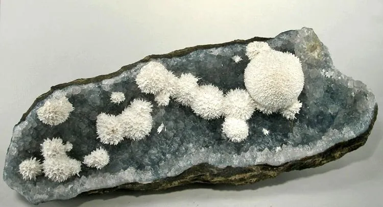 Mordenite, Quartz - image 1