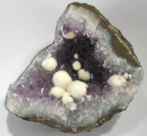 Mordenite, Quartz (Var: Amethyst) image