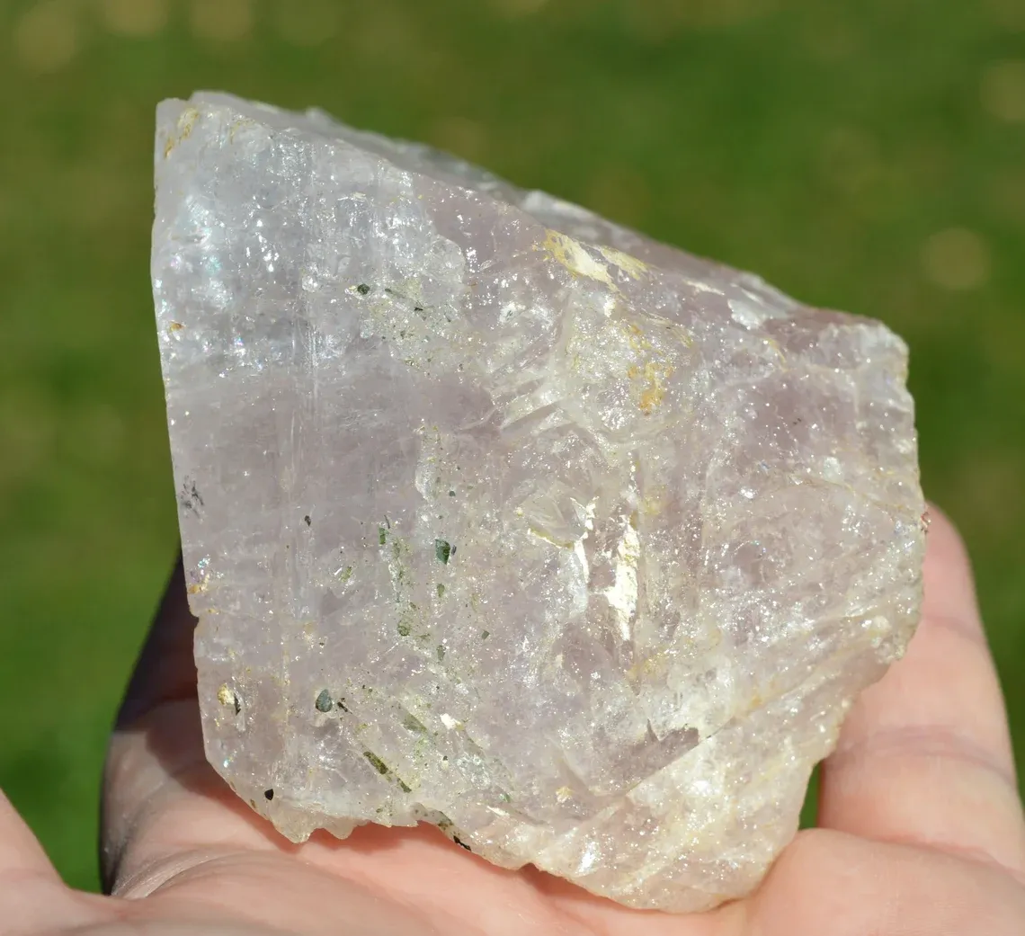 Morganite 637 grams - Urucum claim, Galileia, Minas Gerais, Brazil - image 5