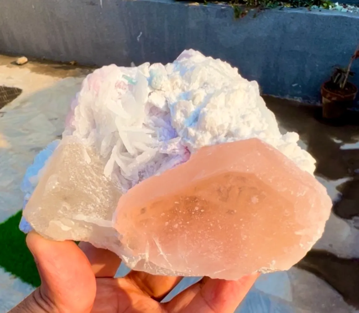 Morganite from Afghanistan, Kunar, Dara-e-Pech District, Dara-e-Pech pegmatite field - image 2