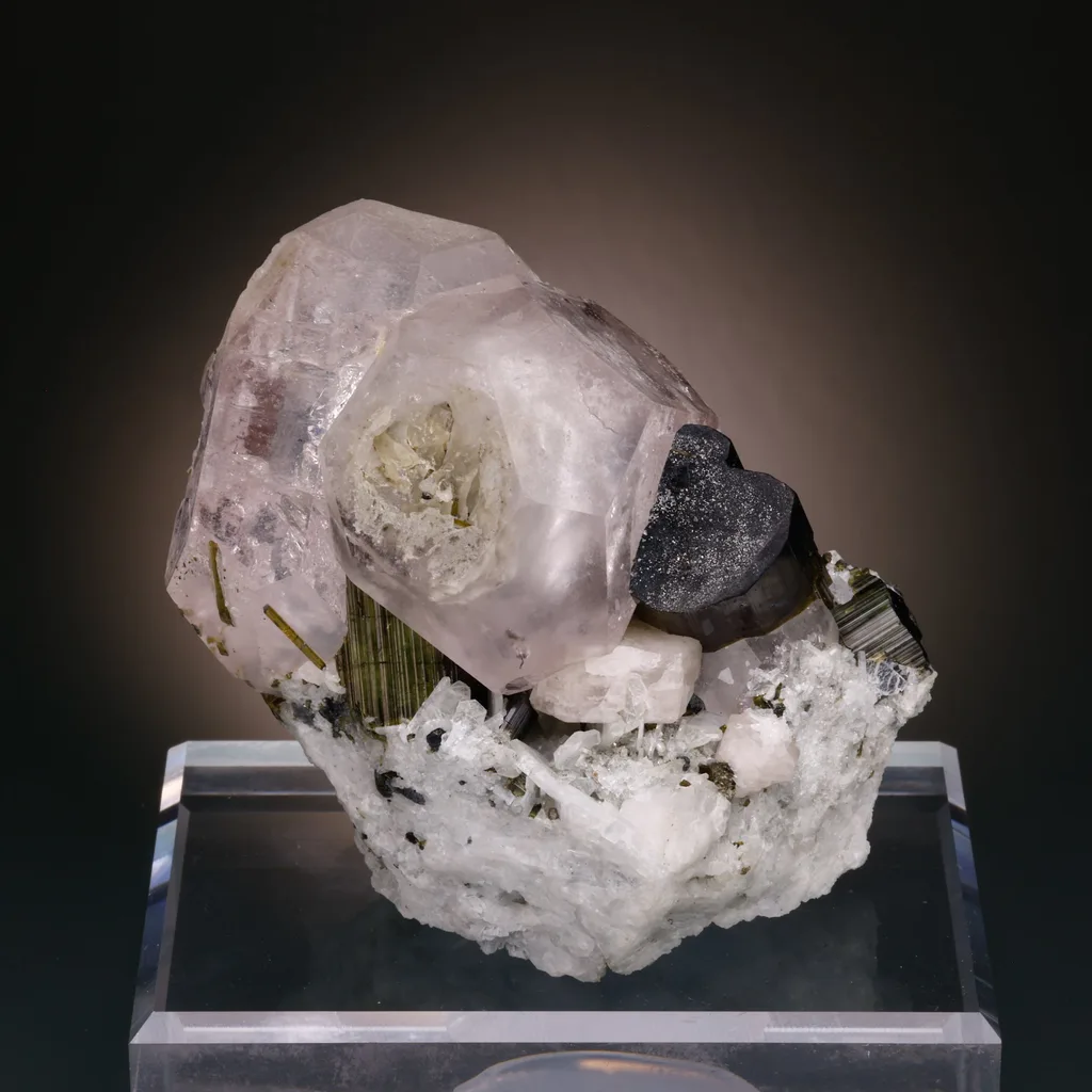 Morganite from Dara-e-Pech pegmatite field, Dara-e-Pech District, Kunar, Afghanistan image