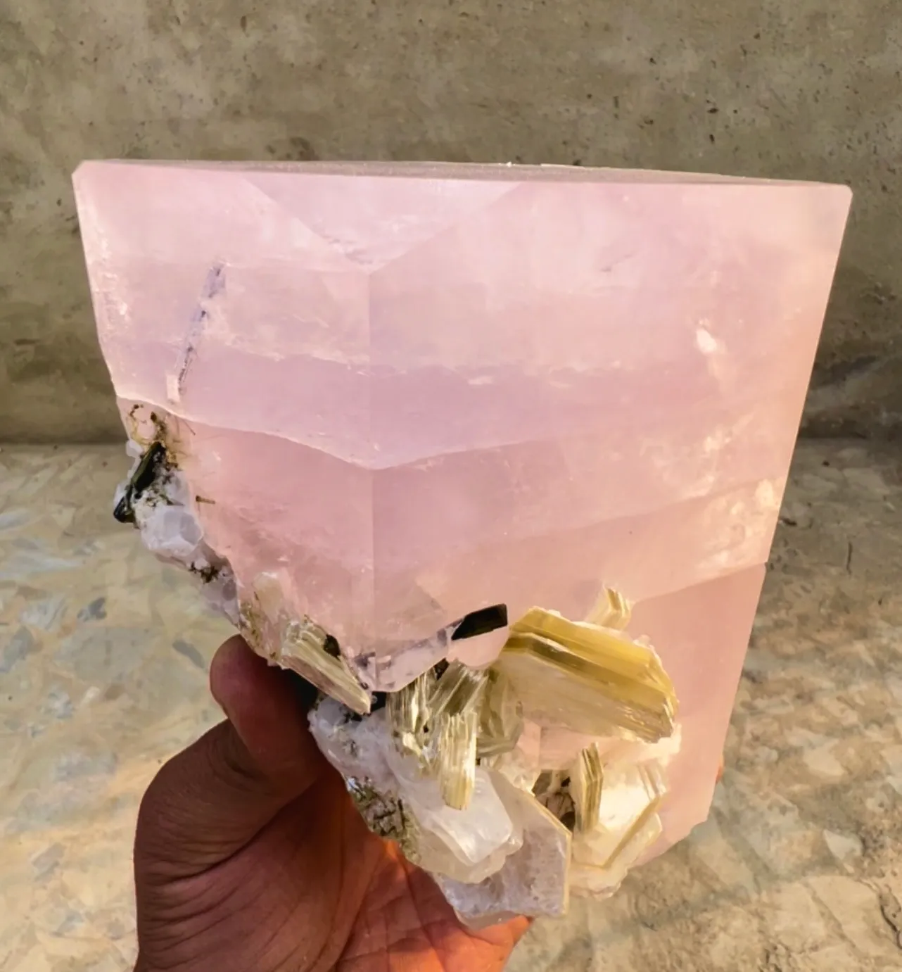 Morganite from Pakistan, Gilgit-Baltistan, Skardu District - image 6