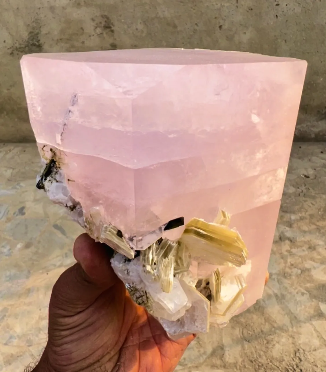 Morganite from Pakistan, Gilgit-Baltistan, Skardu District - image 1