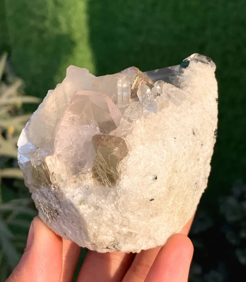 Morganite from Shigar Valley, Skardu District, Gilgit-Baltistan, Pakistan - image 9