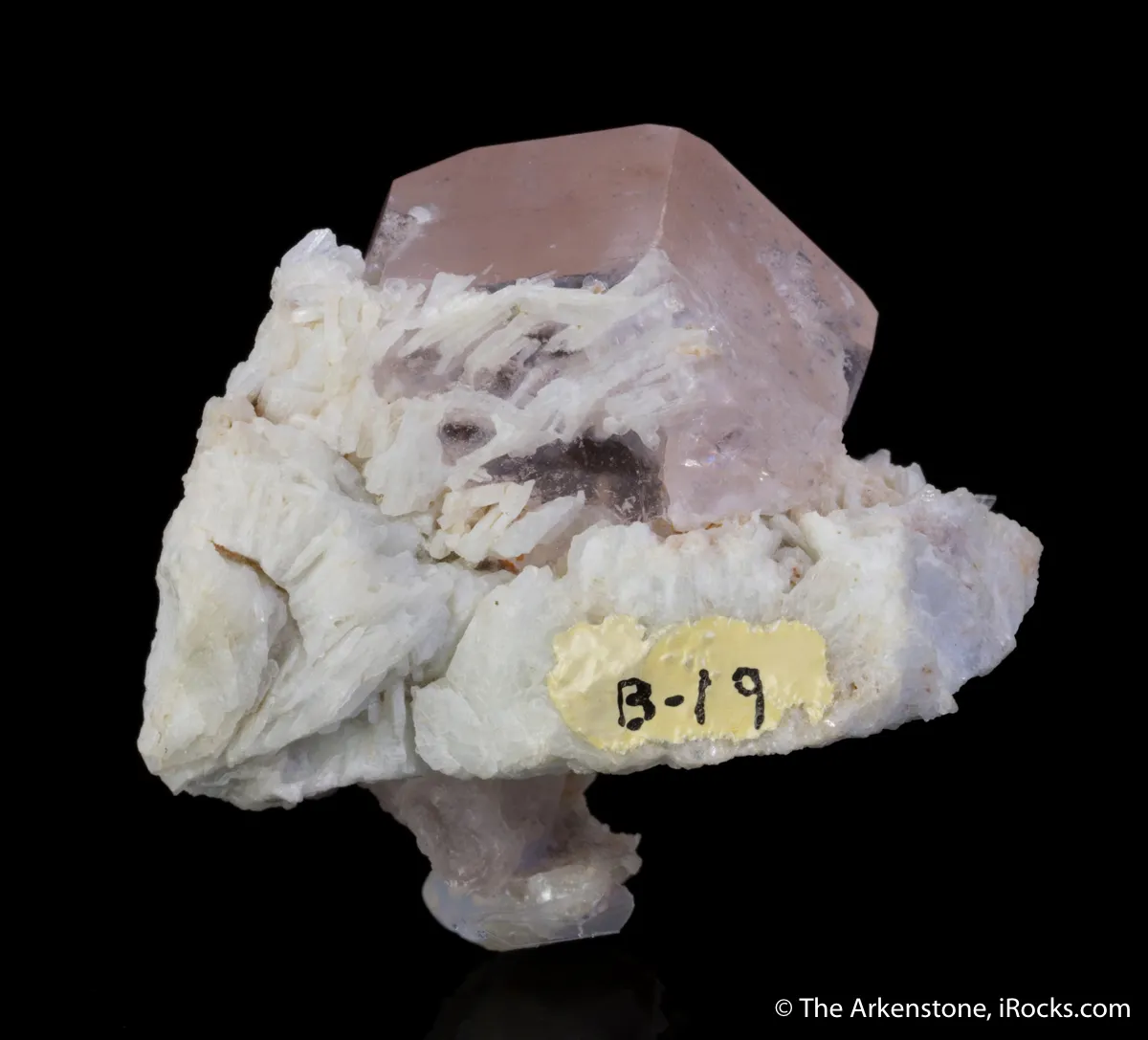 Morganite on Cleavelandite - image 3