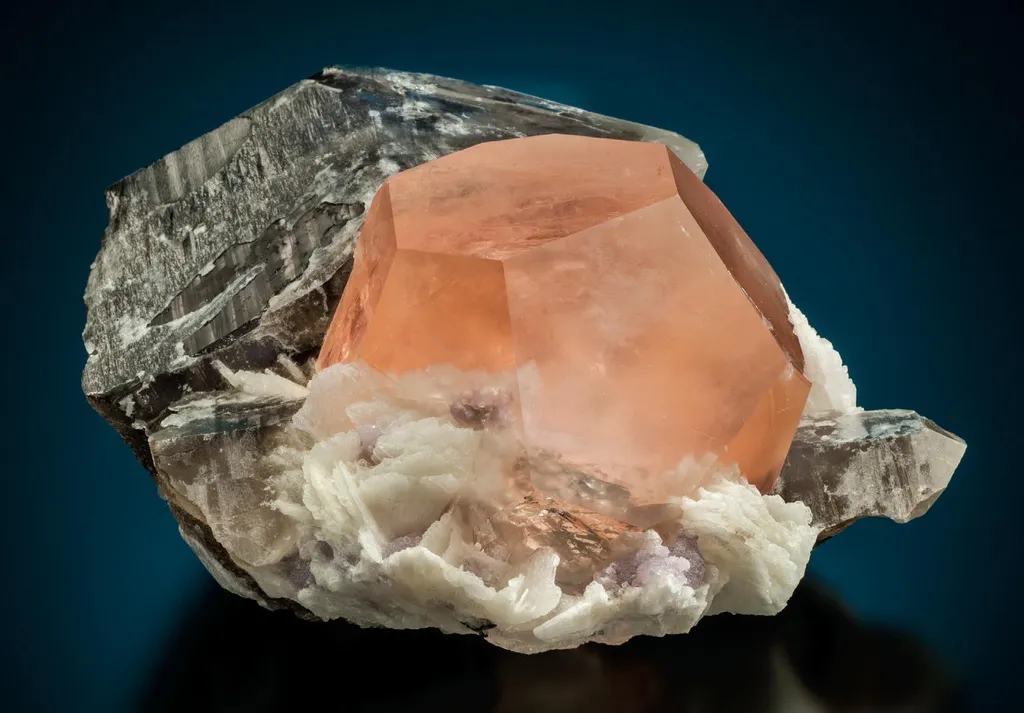 Morganite, Quartz, Albite image
