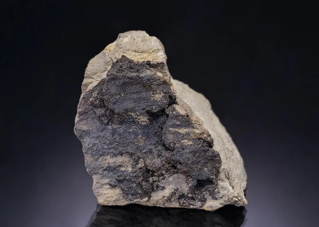 Moschellandsbergite with Siderite image