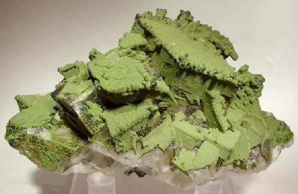 Mottramite, Calcite image