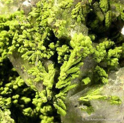 Mottramite on And Investing Calcite - image 2