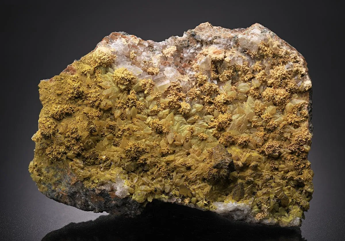 Mottramite on Calcite with Baryte - image 1