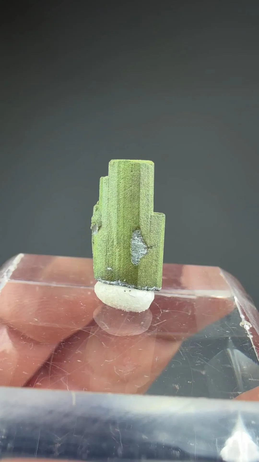 Mottramite on Vanadinite - image 2