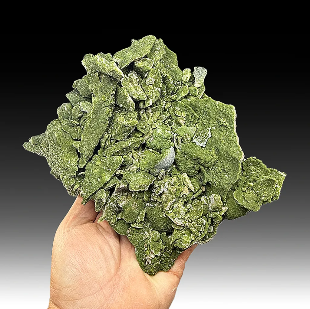 Mottramite with Dolomite image