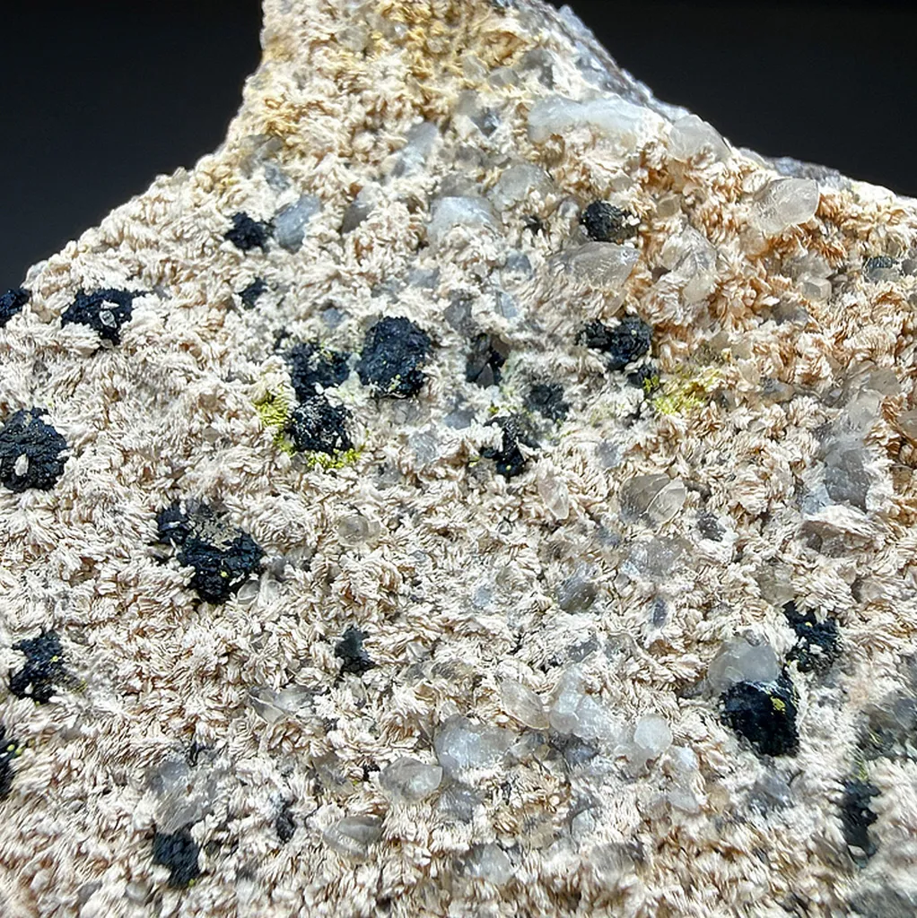 Mottramite with Sphalerite, Barite, Calcite image