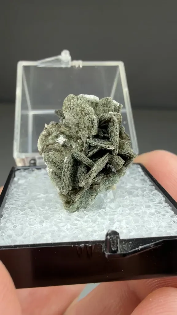 Muscovite - image 2